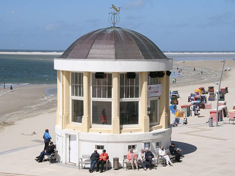 Klassiek Strandpaviljoen op Borkum. Foto anriro96, via www.Flickr.com