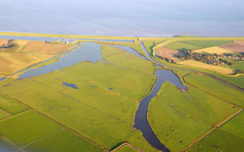 Aerial photo by the Bol (photo: Foto Fitis)