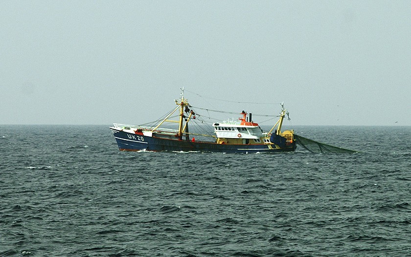 Fishing cutter at sea (© Marijke de Boer)