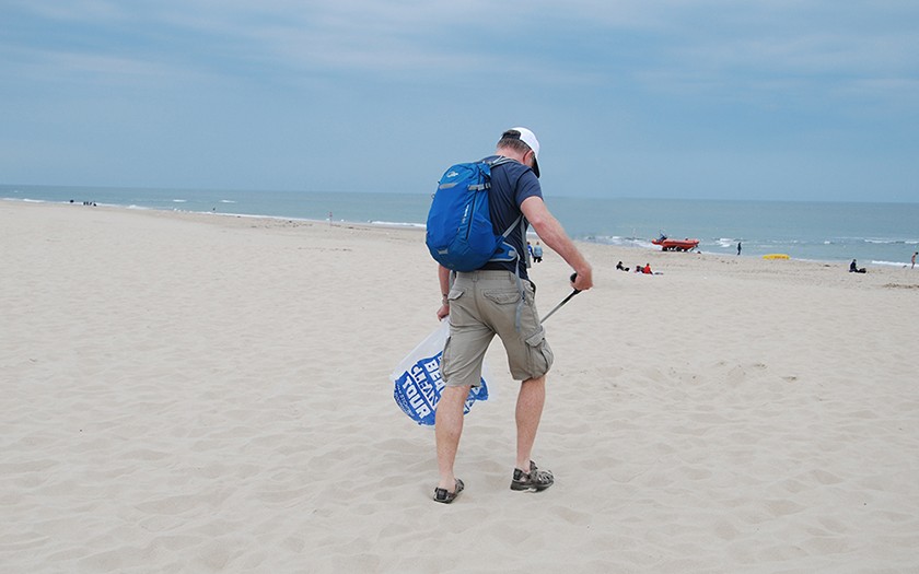 De deelnemers van de Beach Cleanup gaan van start