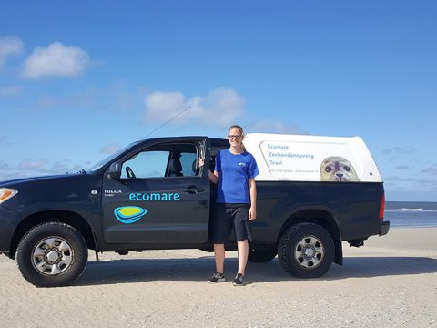 Lisanne bij auto dierverzorging